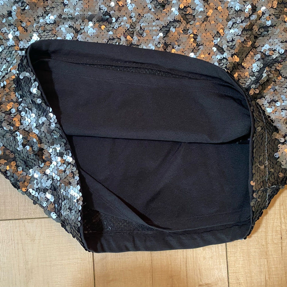 H&M Black and Silver Sequin Mini Skirt New Years Eve sparkly skirt - Picture 7 of 14